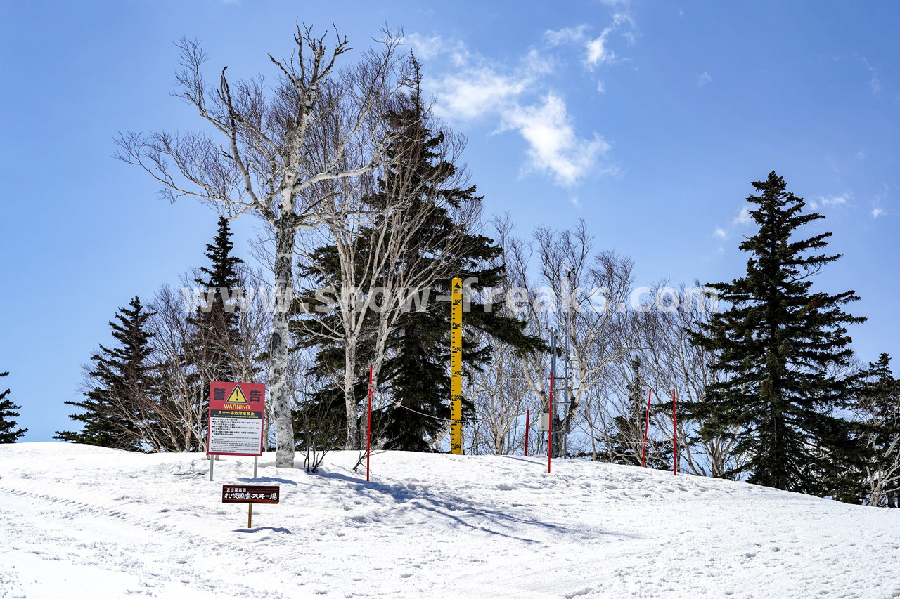 札幌国際スキー場 Mt.石井スポーツ ISHII SKI ACADEMY 校長・斉藤人之さんによる『斉藤塾』開講。本日のテーマは、「春雪！コブからスキーのたわみを楽しむ！！」(^^)v